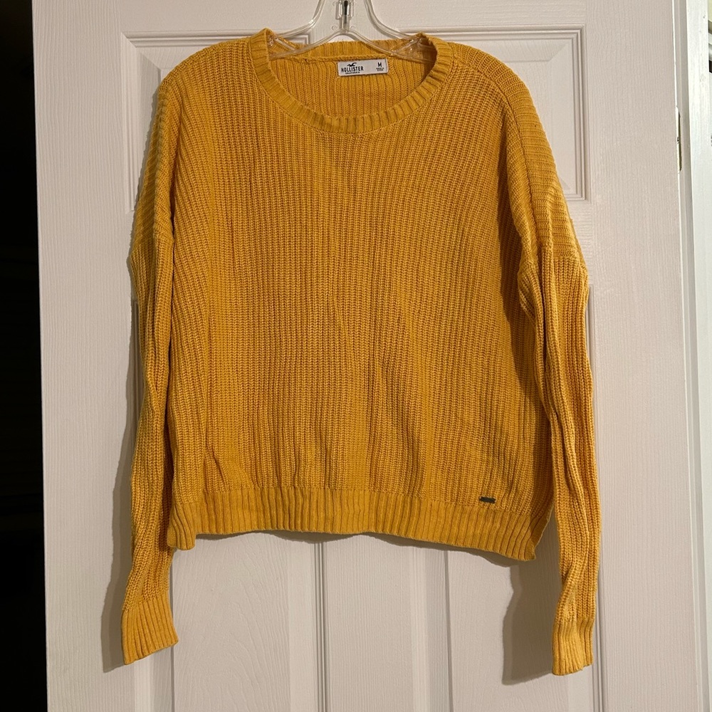 Hollister Mustard colored sweater